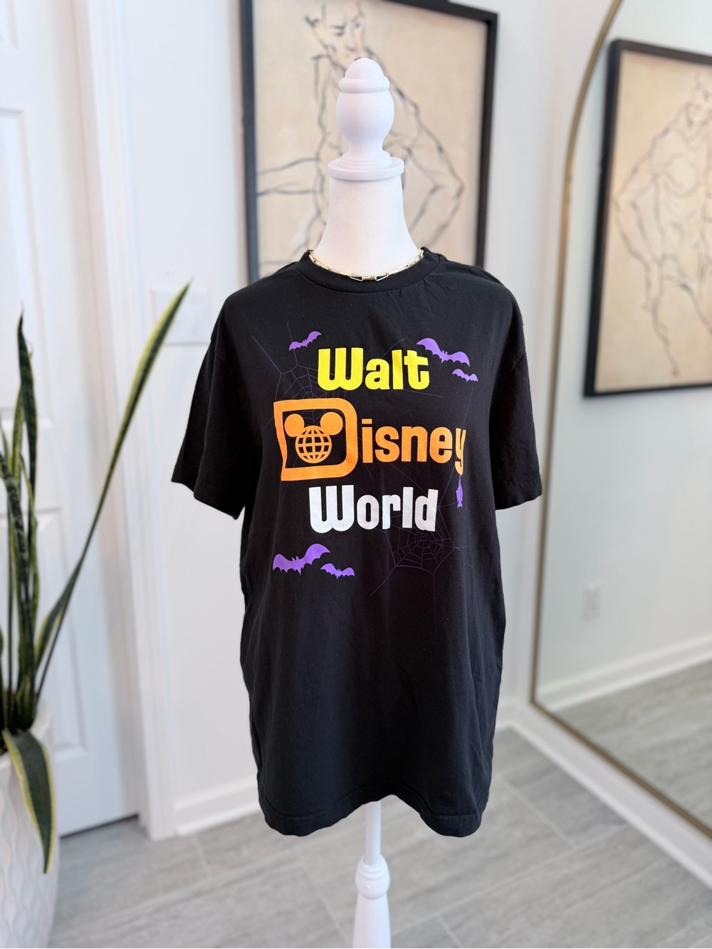 Disney Parks Walt Disney World Halloween T Shirt Mens M Bats Spiderweb Mickey